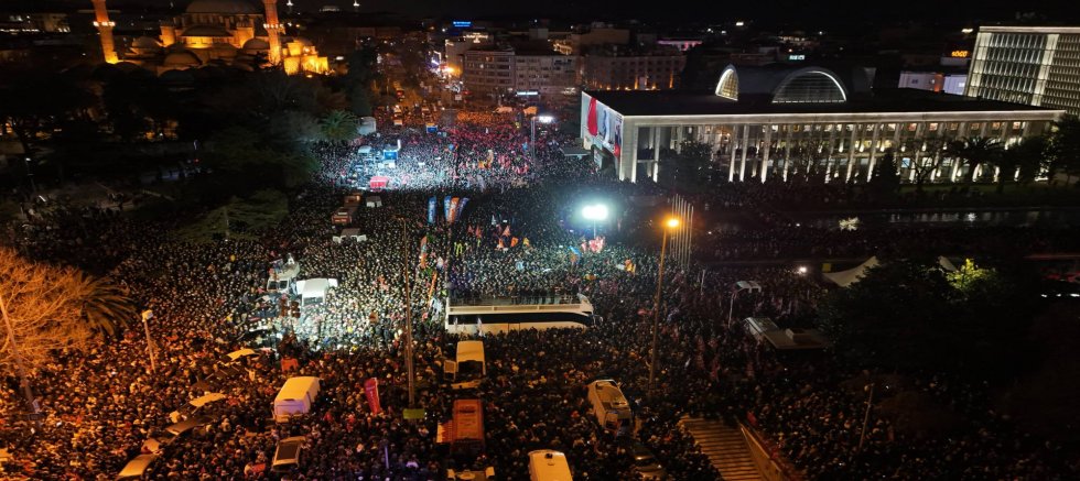 CHP Genel Başkanı Özgür Özel: Dağılmanın şartları oluşmamıştır, sonuna kadar mücadele edeceğiz