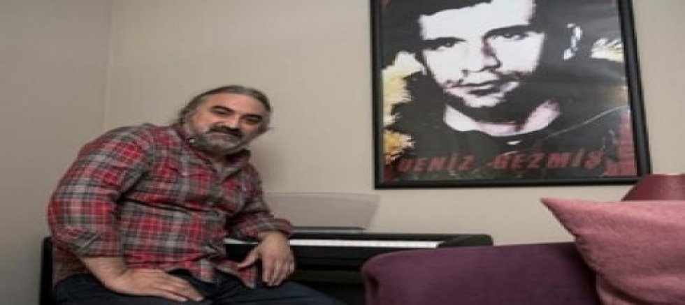 Sanatçı Volkan Konak hayatını kaybetti